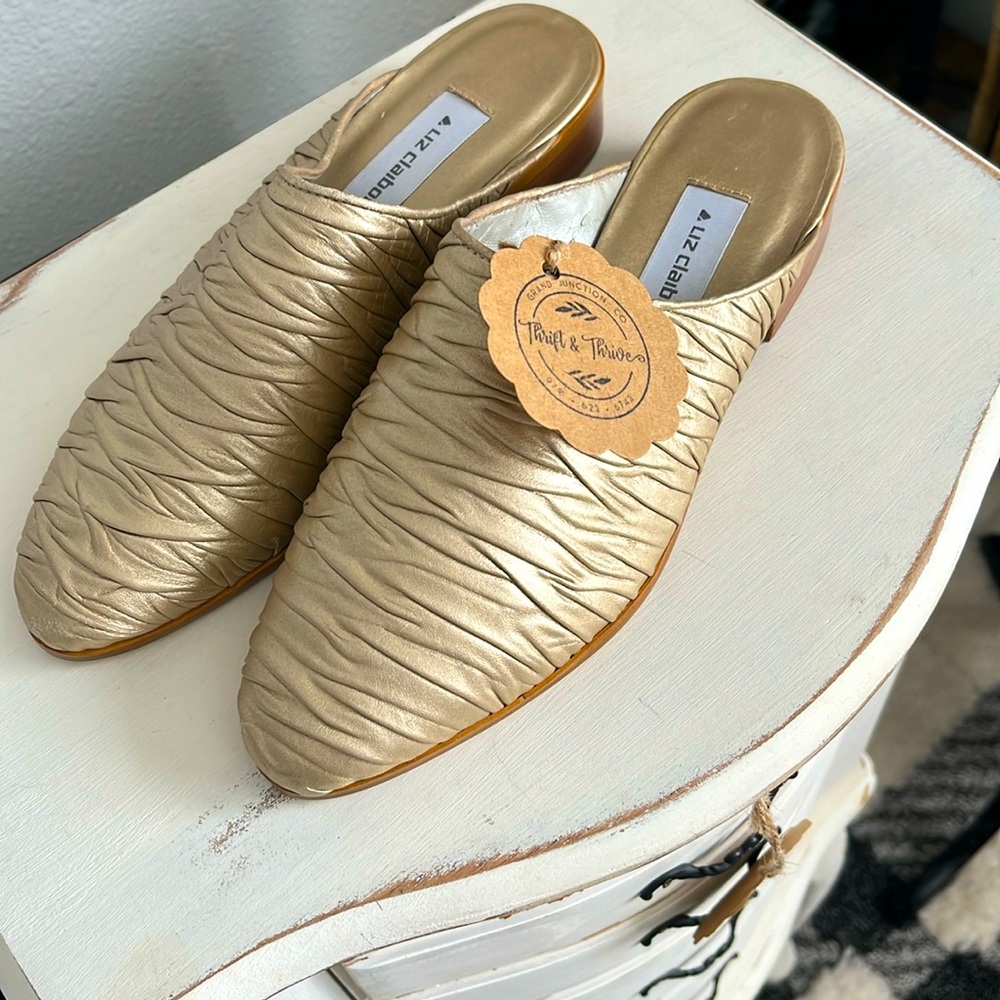Liz Claiborne Slip On Closed Toe Mules - Champagne Color (Size 8) *LIKE NEW*